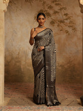 Abstract Digital Printed Cotton Blend Saree